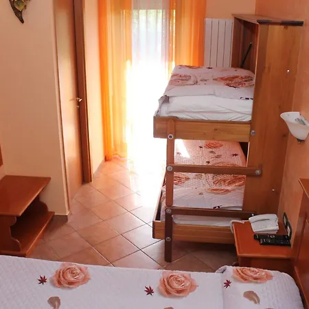 La Loggia カステル・ディ・サングロ