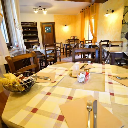 La Loggia ベッド・アンド・ブレックファスト カステル・ディ・サングロ