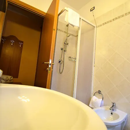 La Loggia カステル・ディ・サングロ