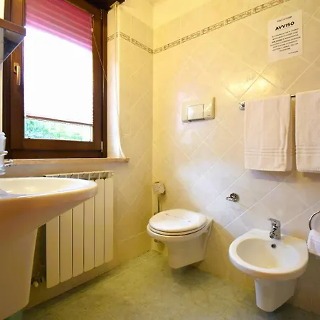 La Loggia 3* カステル・ディ・サングロ